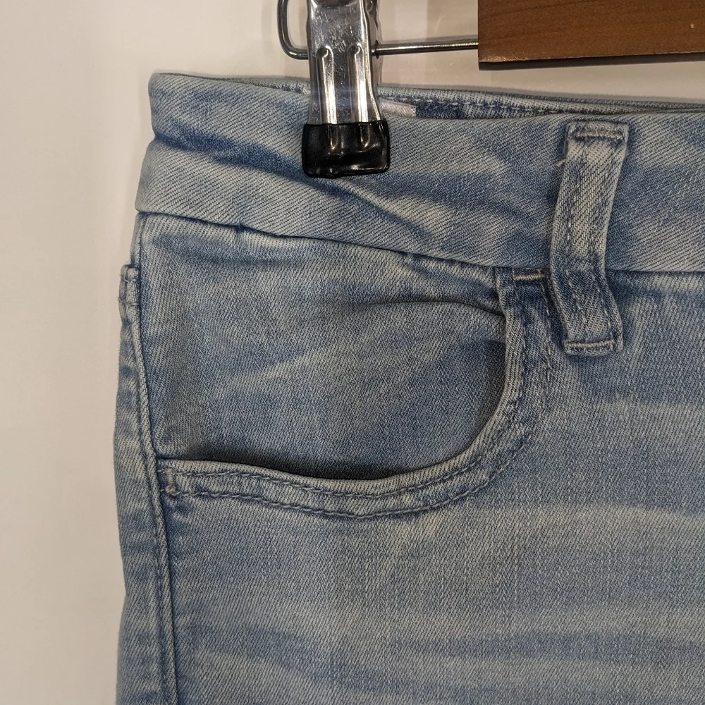 AMERICAN EAGLE Curvy Hi-Rise Jegging Denim Jean Shorts